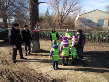 Акция "Шагающий автобус"